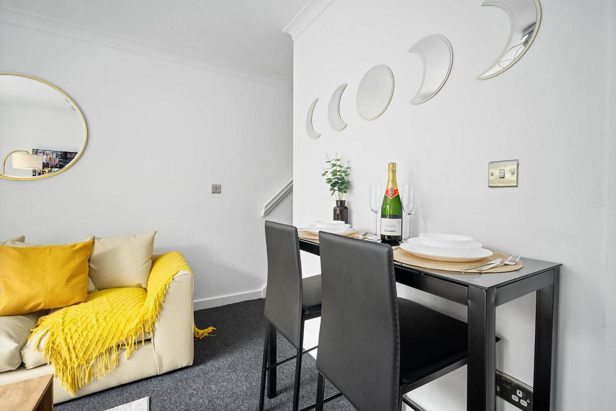 2 Bedroom House - Garden & Parking 2Gm - Wifi Μπέρμιγχαμ Εξωτερικό φωτογραφία