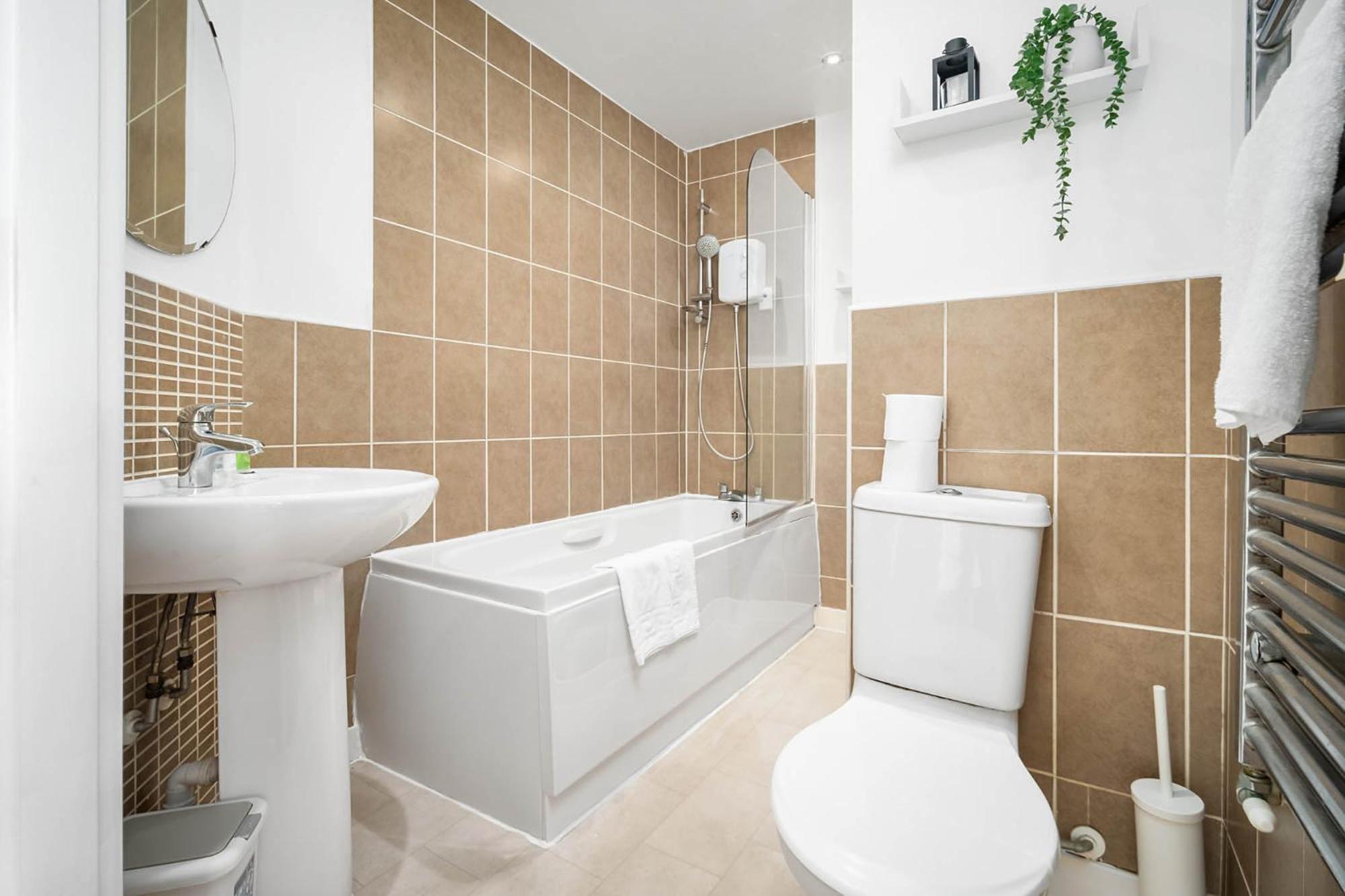 2 Bedroom House - Garden & Parking 2Gm - Wifi Μπέρμιγχαμ Εξωτερικό φωτογραφία